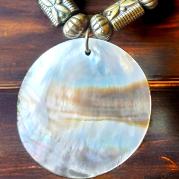 Shell necklace - Picture 3 of 4